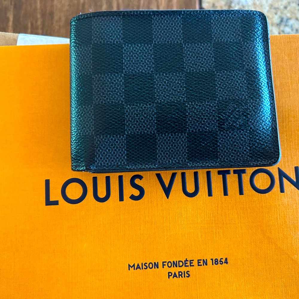 Louis Vuitton men’s wallet for sale